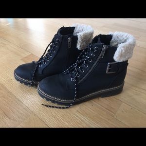 Universal Thread Hiking Boots